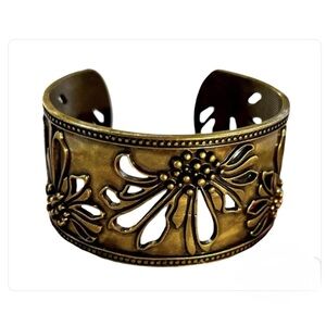 Romantic Floral Filigree Cuff Bracelet Metal Cutout
